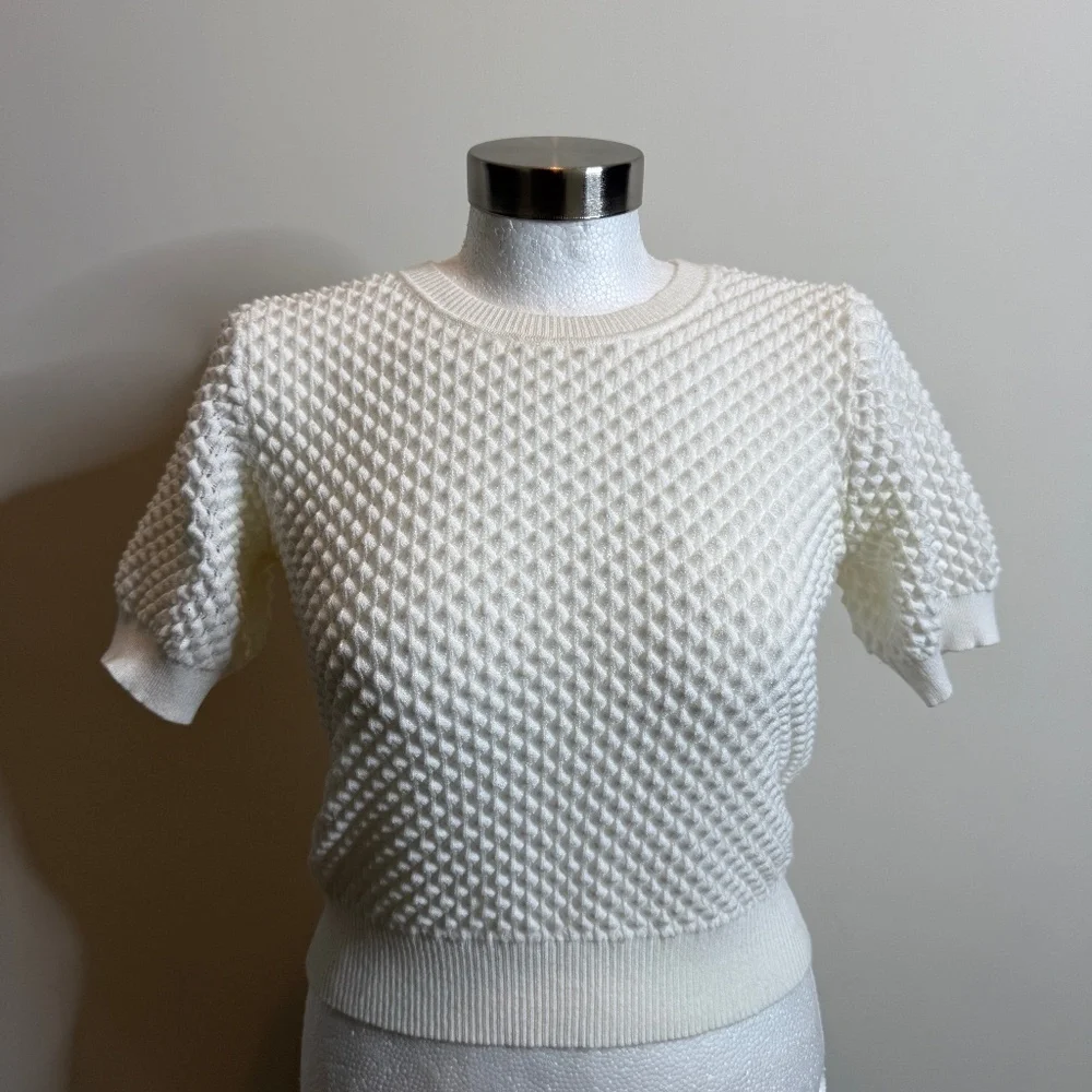 White top - Picture 1 of 5